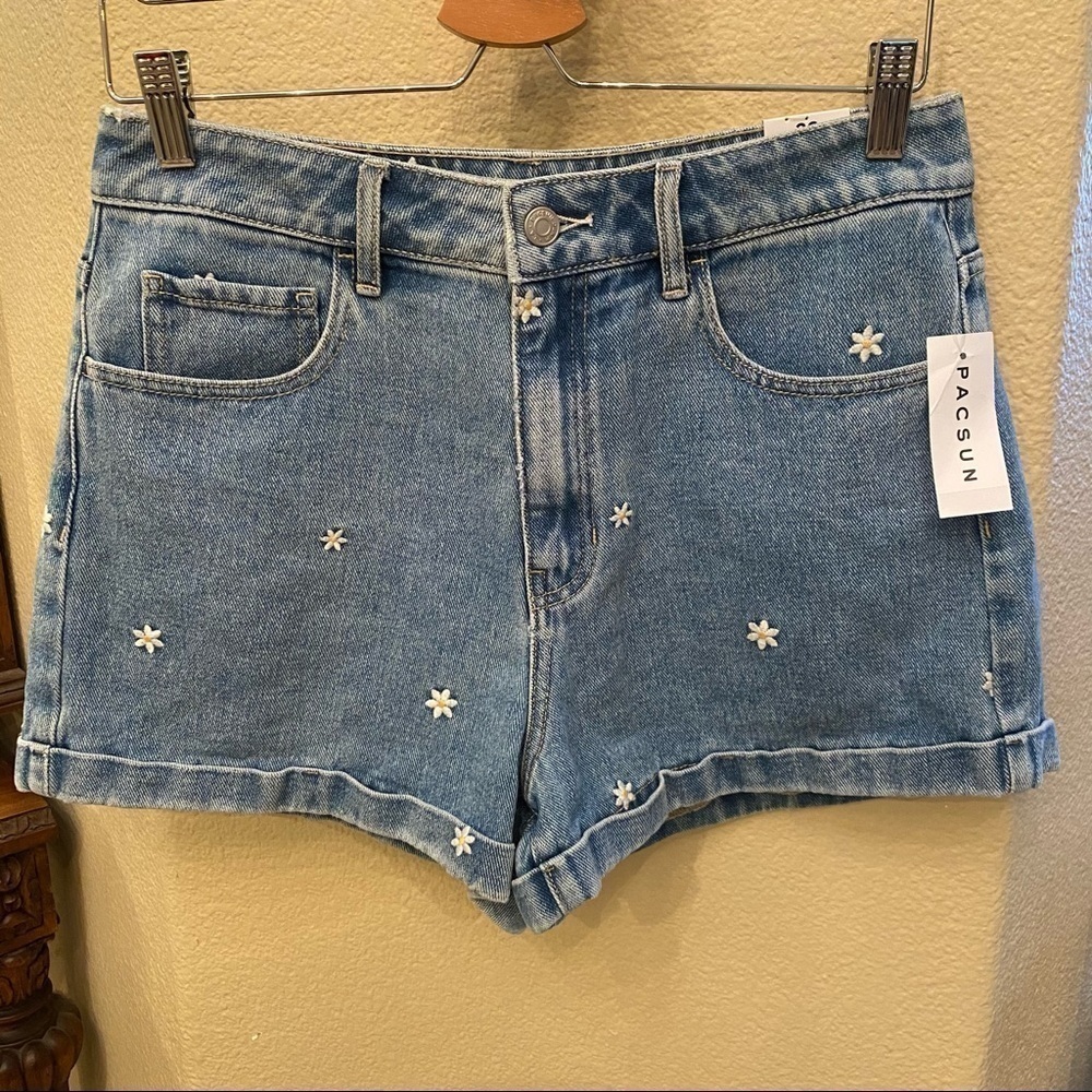 NWT~PACSUN Embroidered Floral Blue Mom Jean Shorts Size 29
